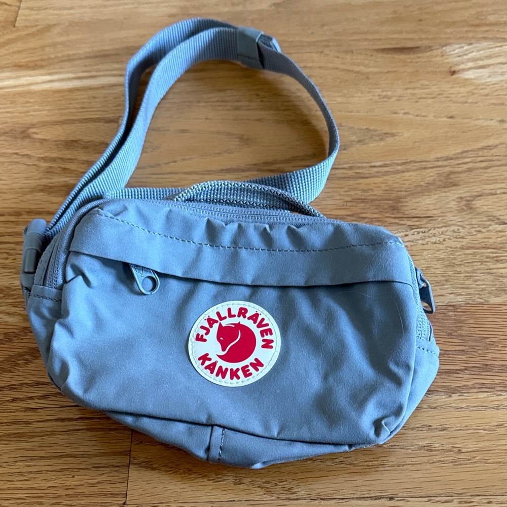 Fjallraven Kanken Crossbody Bag in Gray
